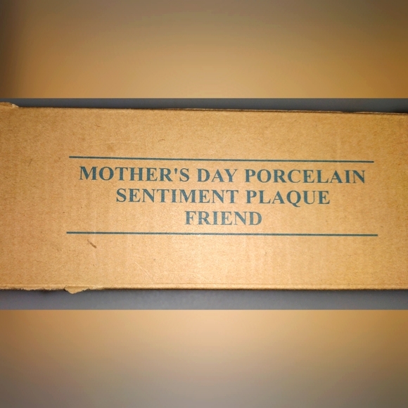 AVON Mother's Day Porcelain Gift Collection Sentiment Plaque "FRIEND" - Picture 3 of 7